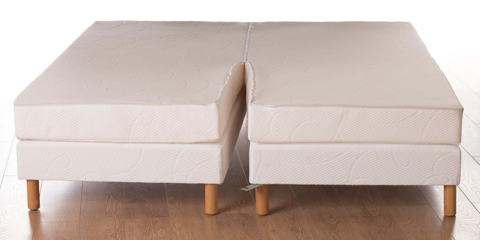 Tissco Lit modulable composé d’un kit de liaison pour assembler les deux sommiers d’une personne, de matelas avec glissières et d’une couette à pressions