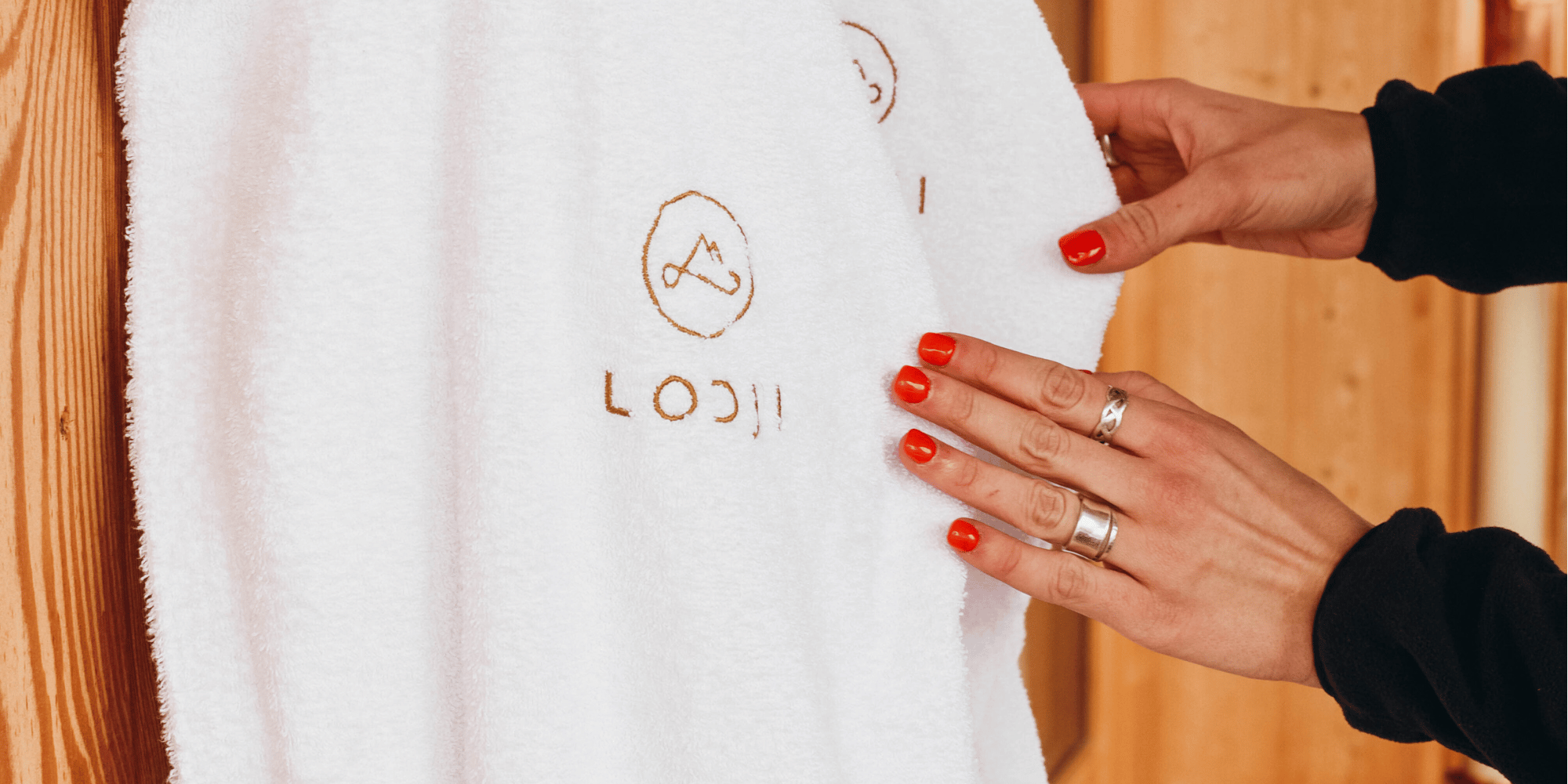 Tissco linge personnalisé pour hôtel spa avec broderie logo
